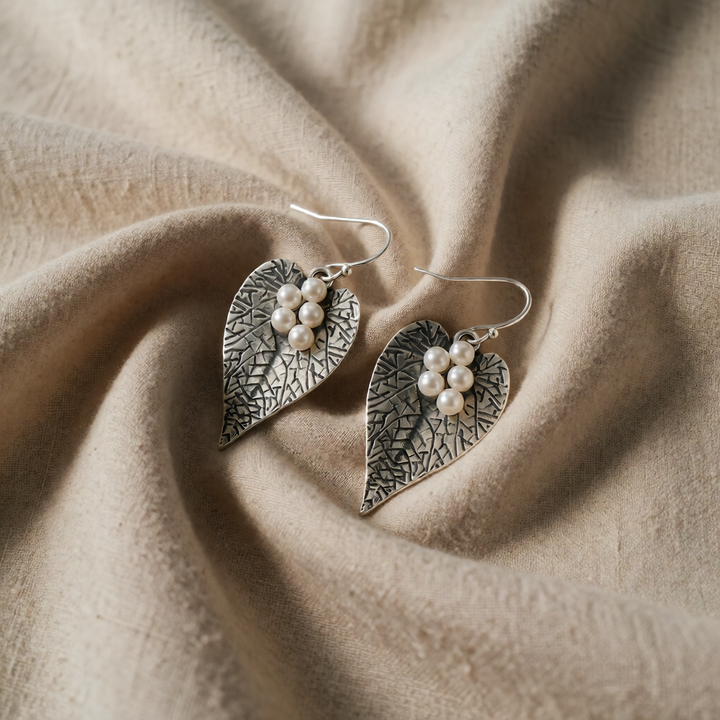 Silver Drop Earrings Aoibh with Leaf and Pearls