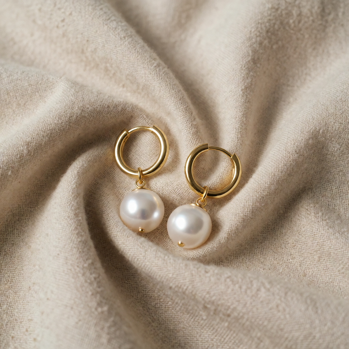 Gold Hoop Earrings Bríd with Pearl Drop