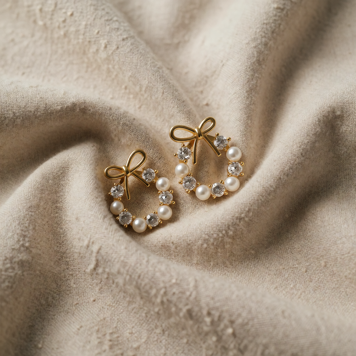 Gold Stud Earrings Fiadh with Pearls and Crystal Bow