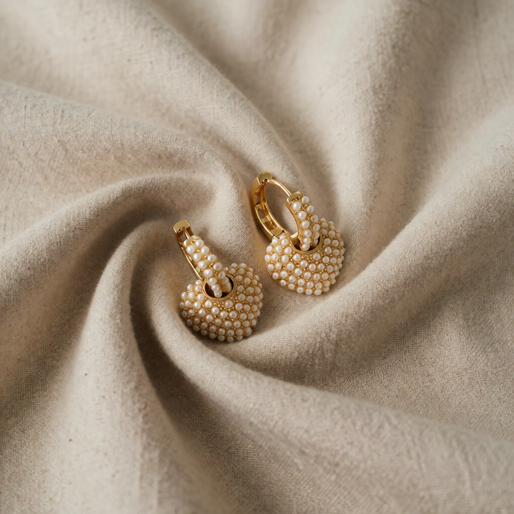Gold Huggie Earrings Ailbhe with Pearl Heart