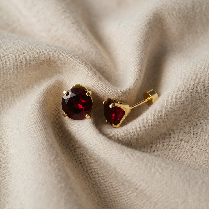 Gold Stud Earrings Áine with Ruby Stone