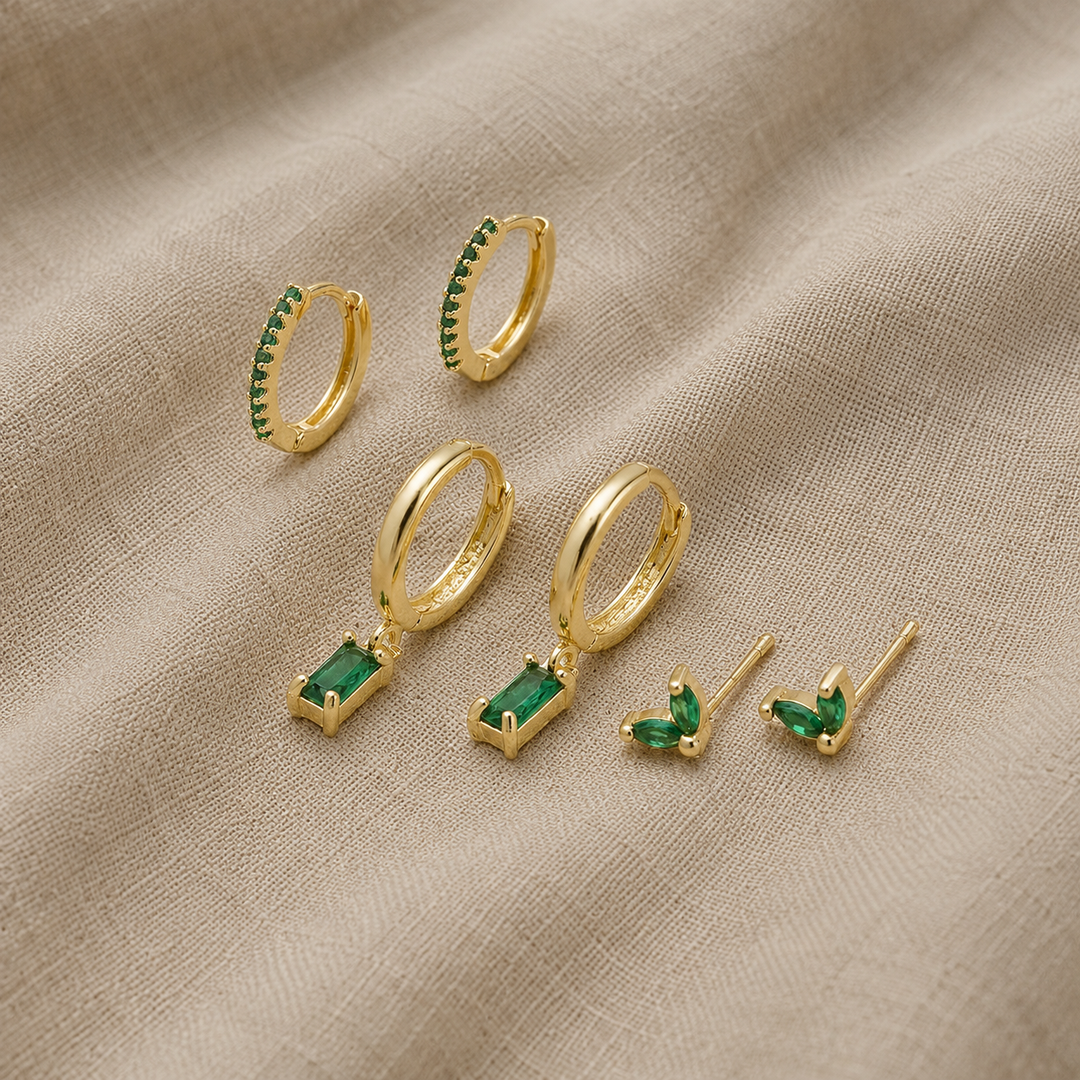 Gold Hoop Earrings Méabh with Emerald