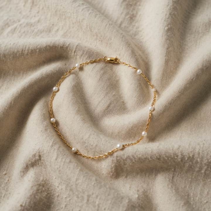 Gold Beaded Necklace Fiadh with Pearls