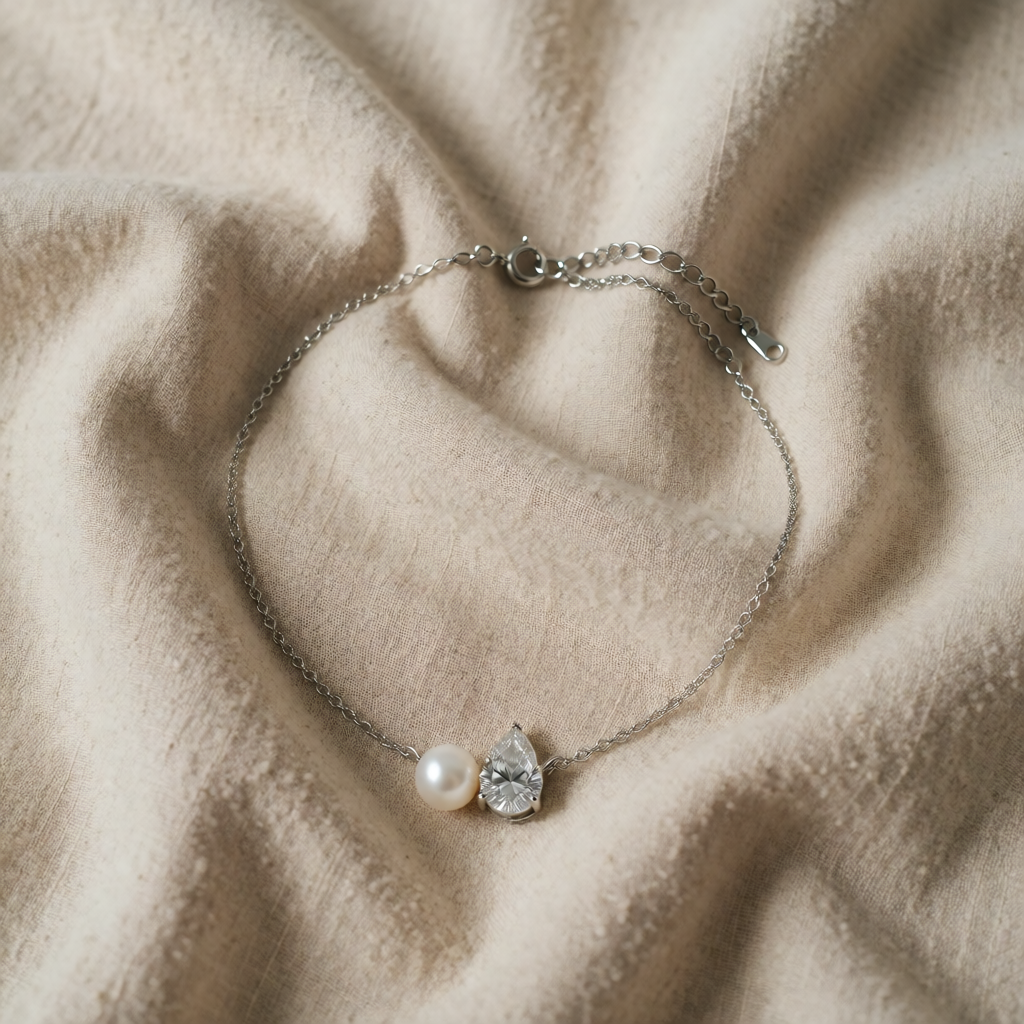 Silver Necklace Dingle with Pearl and Zirconia Teardrop