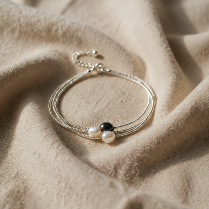 Silver Beaded Bracelet Kenmare with Pearls and Onyx