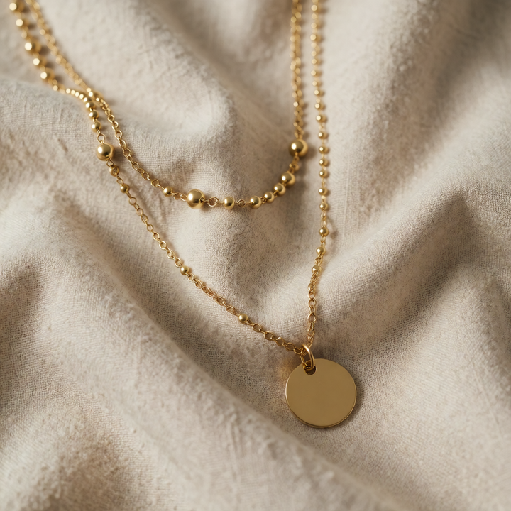 Gold Necklace Íde with Coin Disc and Layered Chain