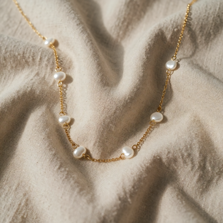 Gold Chain Necklace Órlaith with Pearls