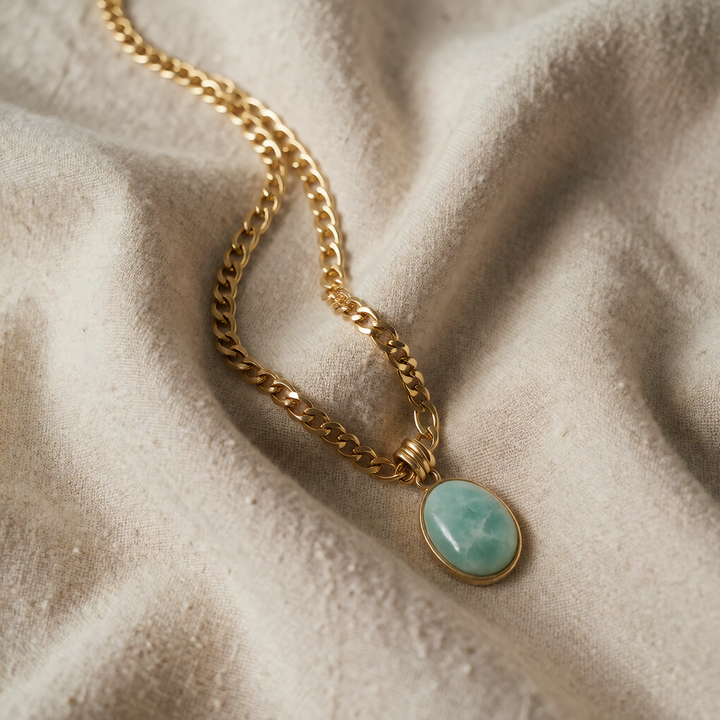 Gold Necklace Treasa with Green Amazonite