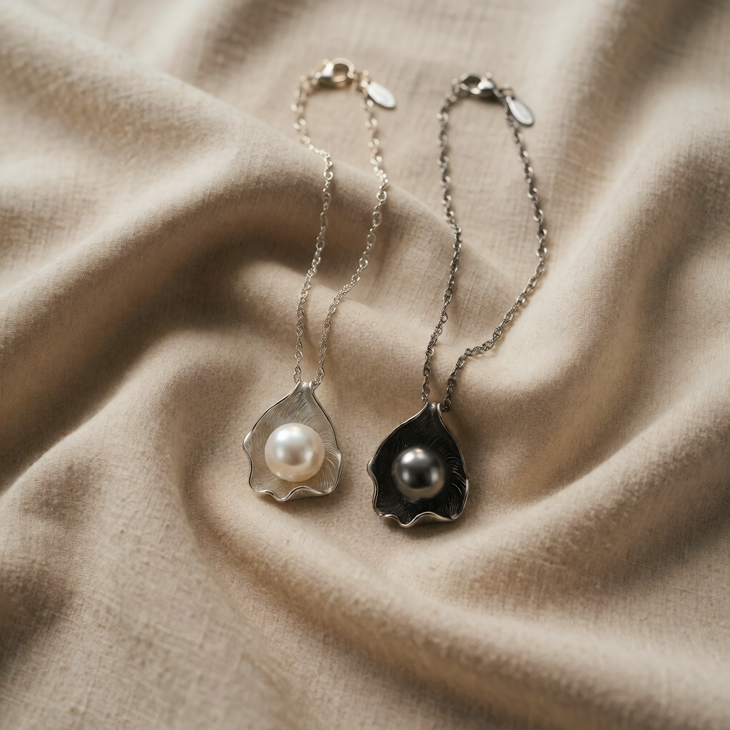 Silver Necklace Dingle with Shell and Pearl