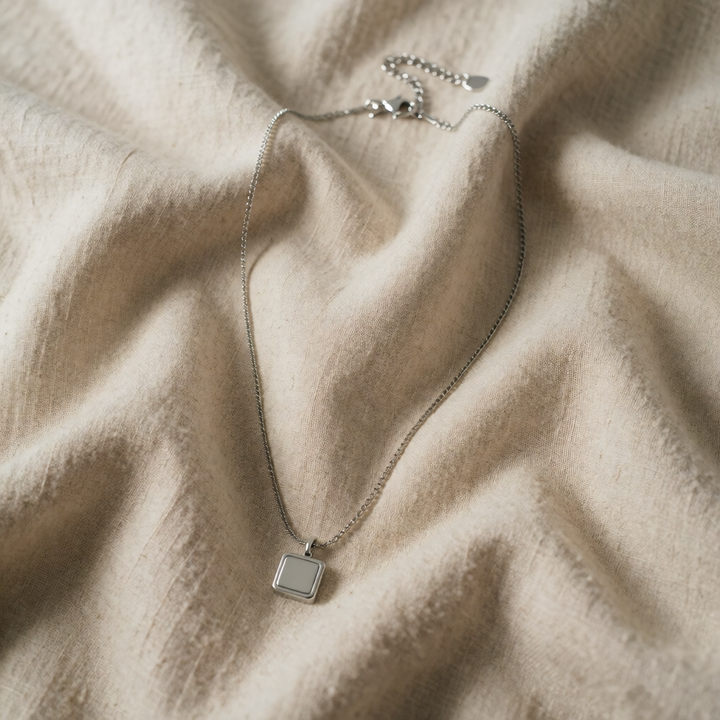 Silver Necklace Laoise with Square Pendant