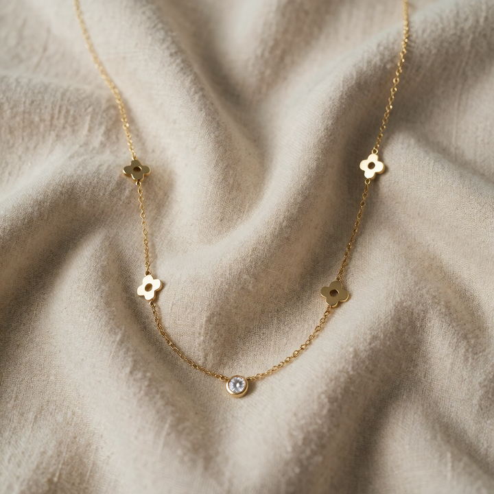 Gold Necklace Emer with Flowers and Zirconia