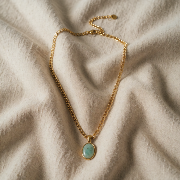 Gold Necklace Méadhbh with Turquoise Cabochon