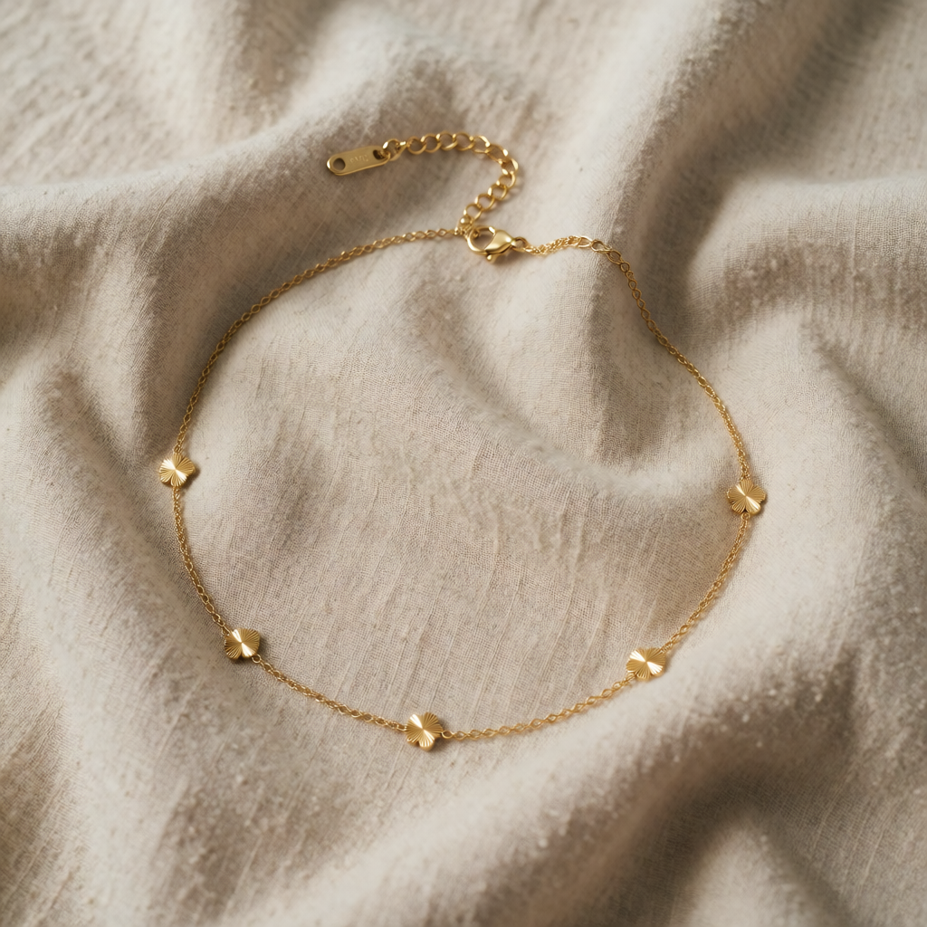 Gold Necklace Sinéad with Fan Motifs