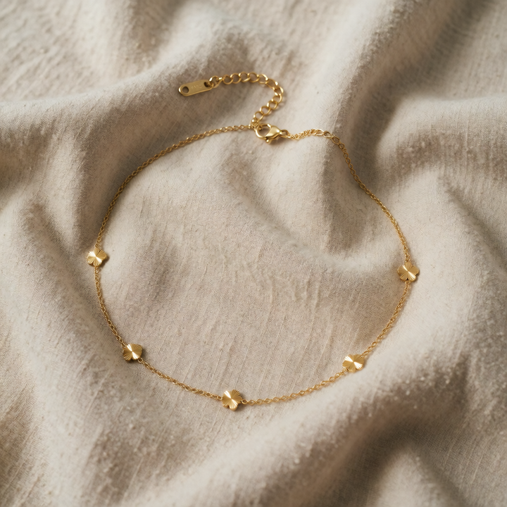 Gold Necklace Clíodhna with Clover Stations