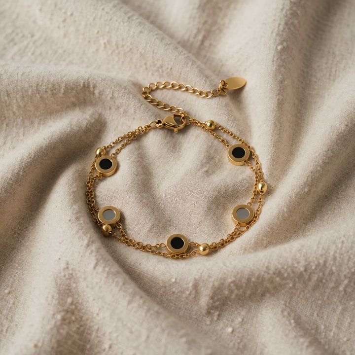 Gold Chain Bracelet Aoife with Black & White Discs