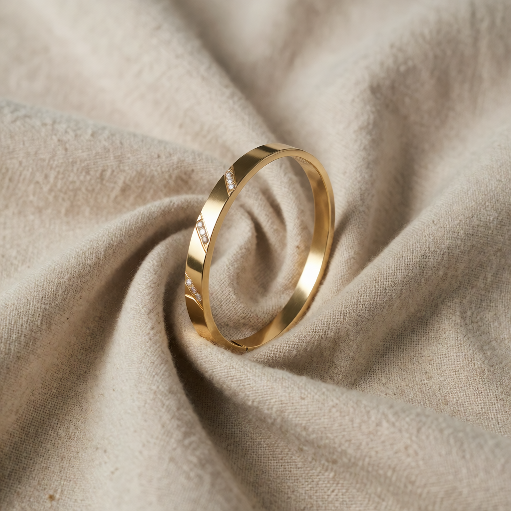 Gold Bangle Aisling with Zirconia