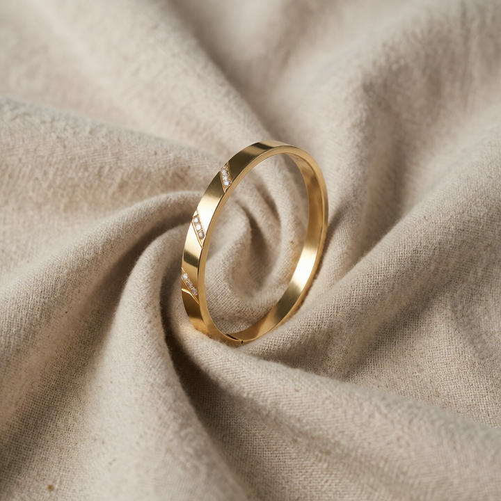 Gold Bangle Aisling with Zirconia