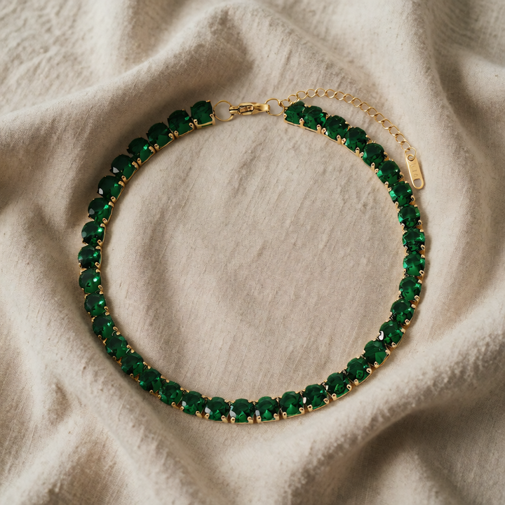 Gold Necklace Gráinne with Emerald Crystals