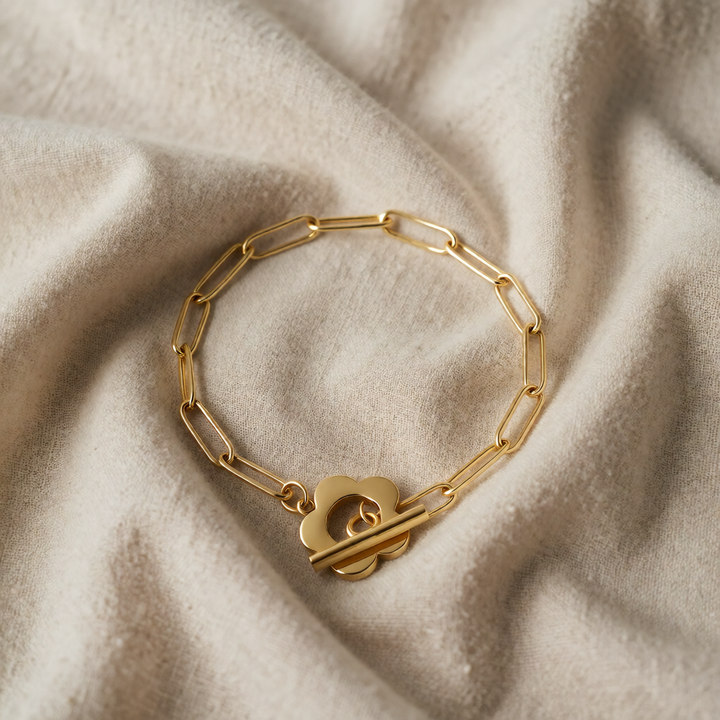 Gold Chain Bracelet Caoimhe with Flower Clasp