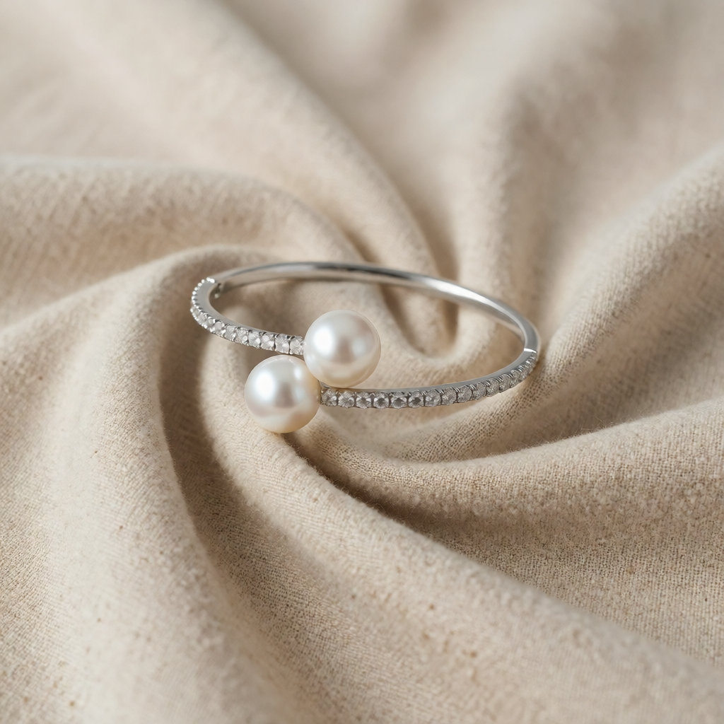 Silver Bangle Caitlín with Pearls and Pavé