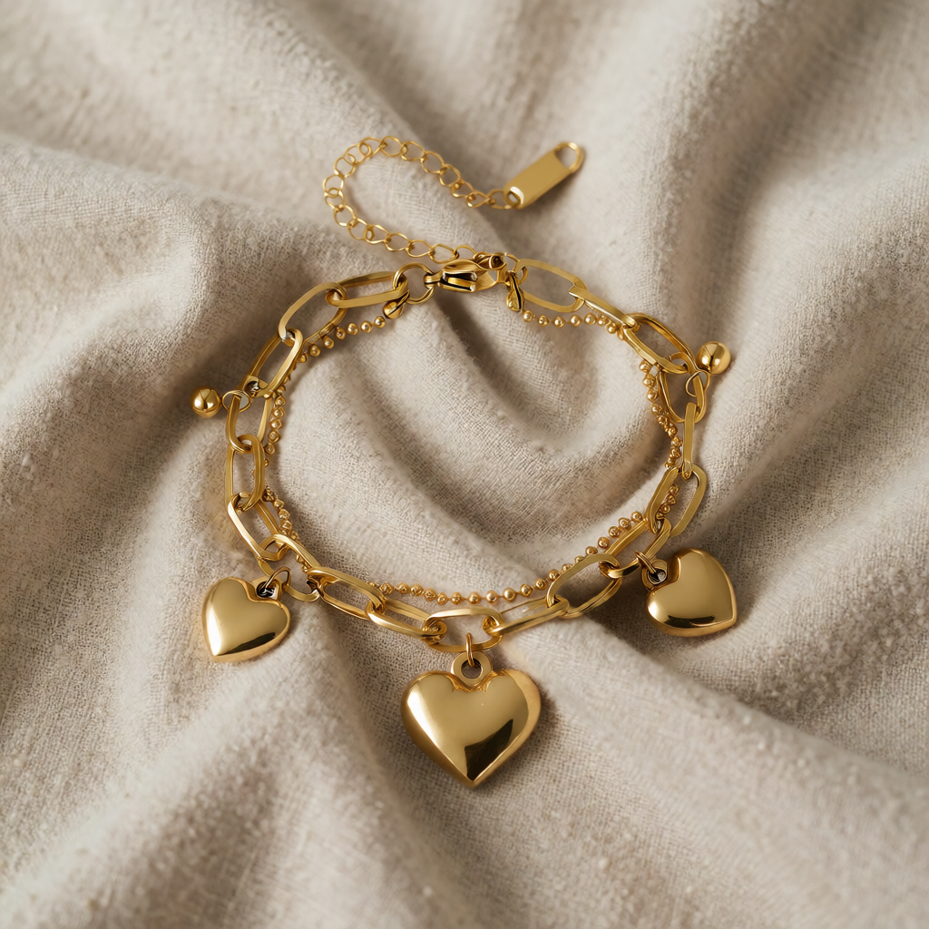 Gold Charm Bracelet Ciara with Hearts