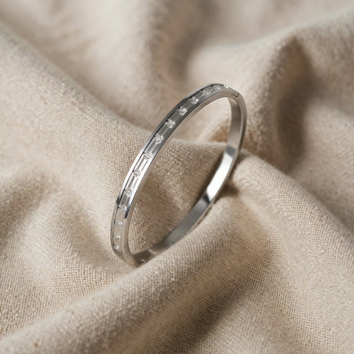 Silver Bangle Bracelet Siobhán with Zirconia