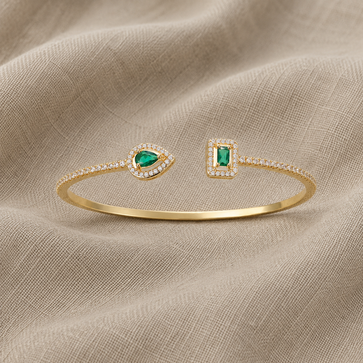 Gold Cuff Bracelet Órla with Emerald
