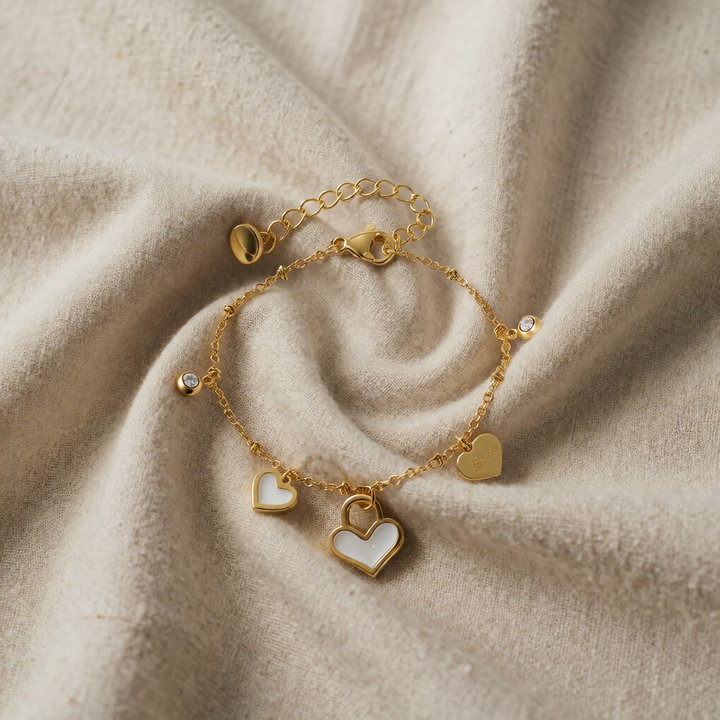 Gold Bracelet Fiadh with White Heart Charms