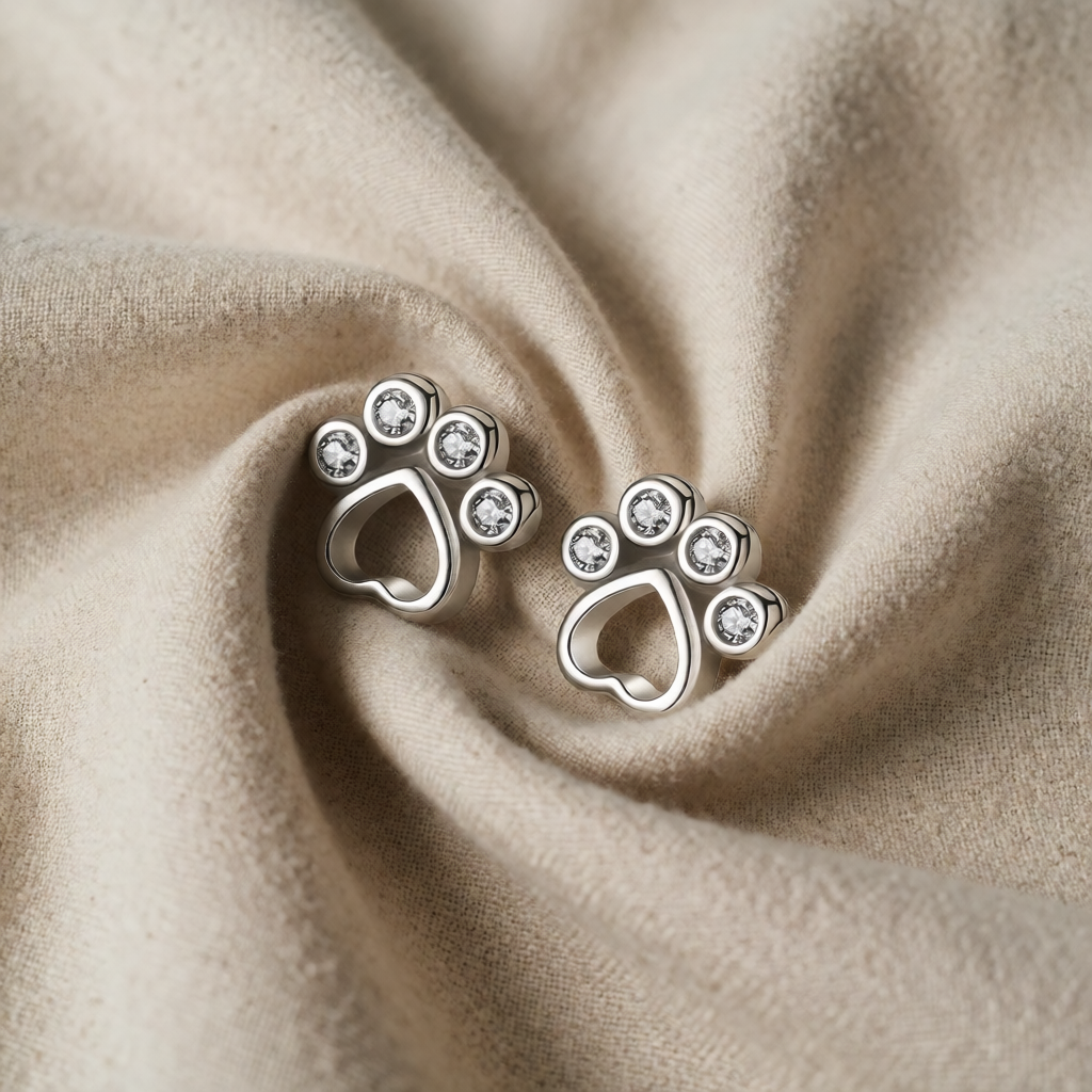Silver Paw Print Ring Fionnuala with Zirconia