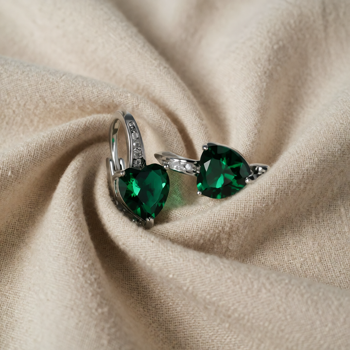 White Gold Drop Earrings Sinéad with Emerald Heart
