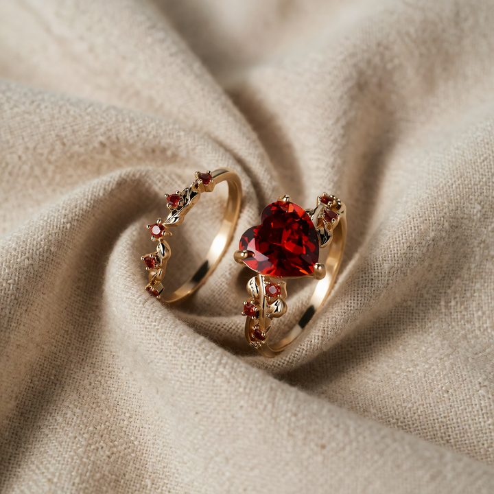 Gold Ring Set Gráinne with Ruby Heart