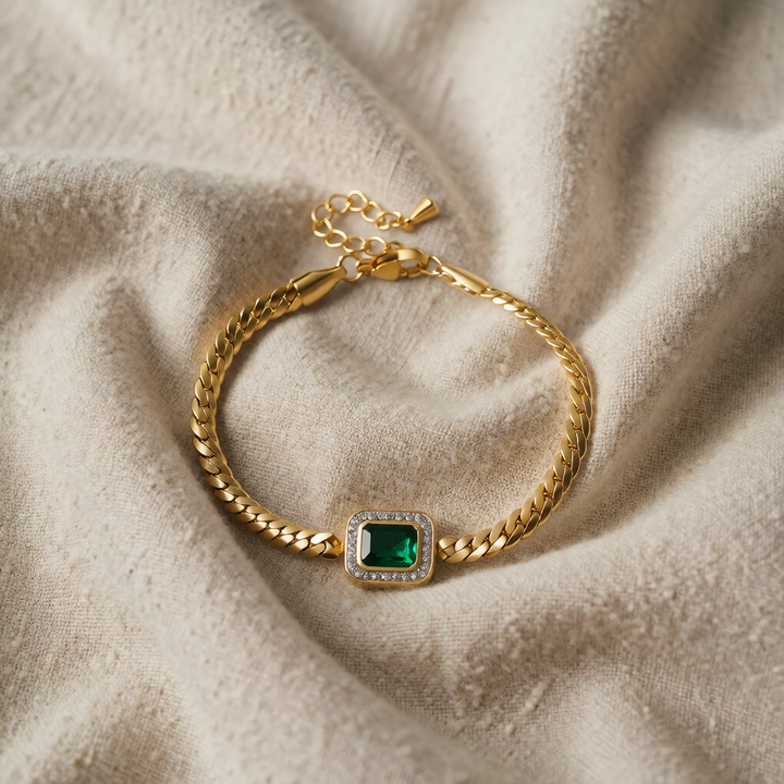 Gold Chain Bracelet Maeve with Emerald