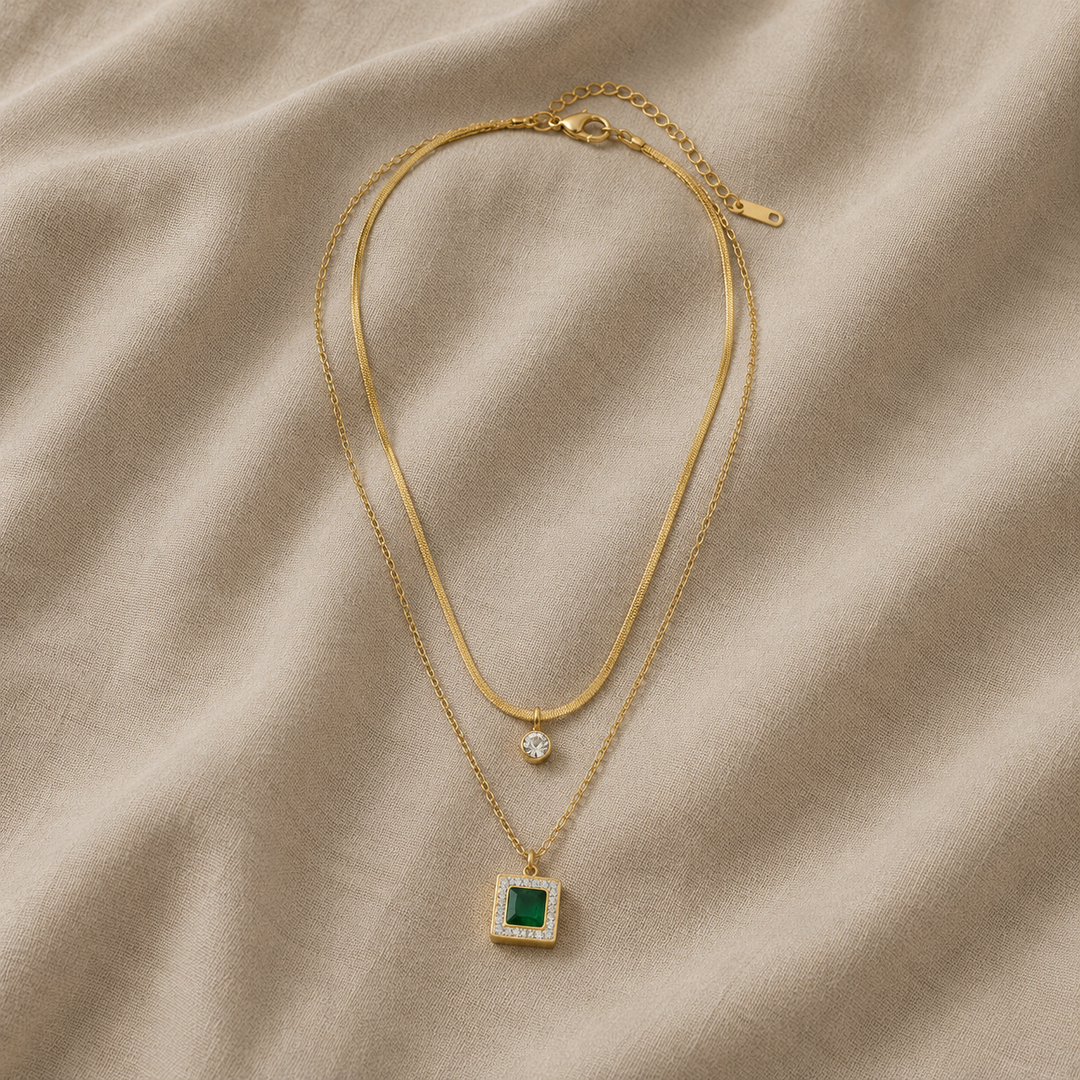 Gold Layered Necklace Órlaith with Emerald