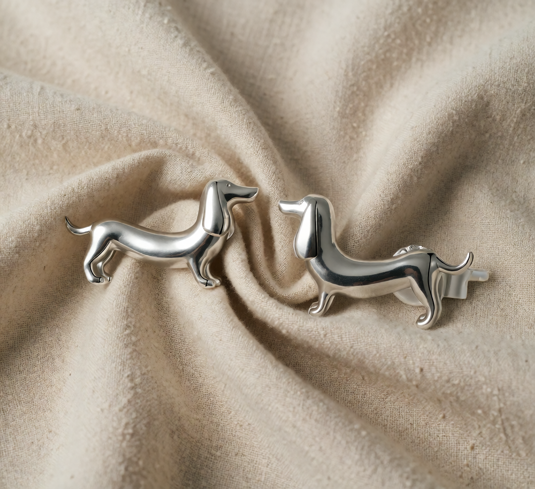 Silver Stud Earrings Bláthnaid with Dachshund