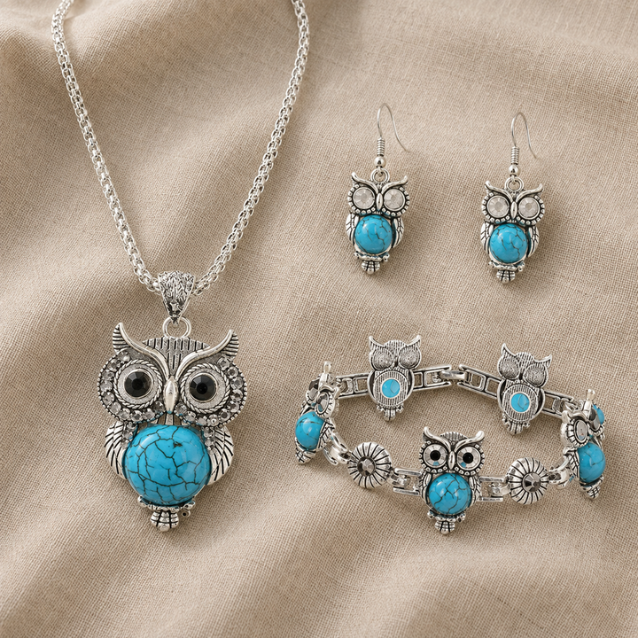 Silver Necklace Aoife with Turquoise Owl