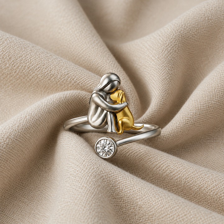 Silver & Gold Ring Maeve with Woman & Dog Motif