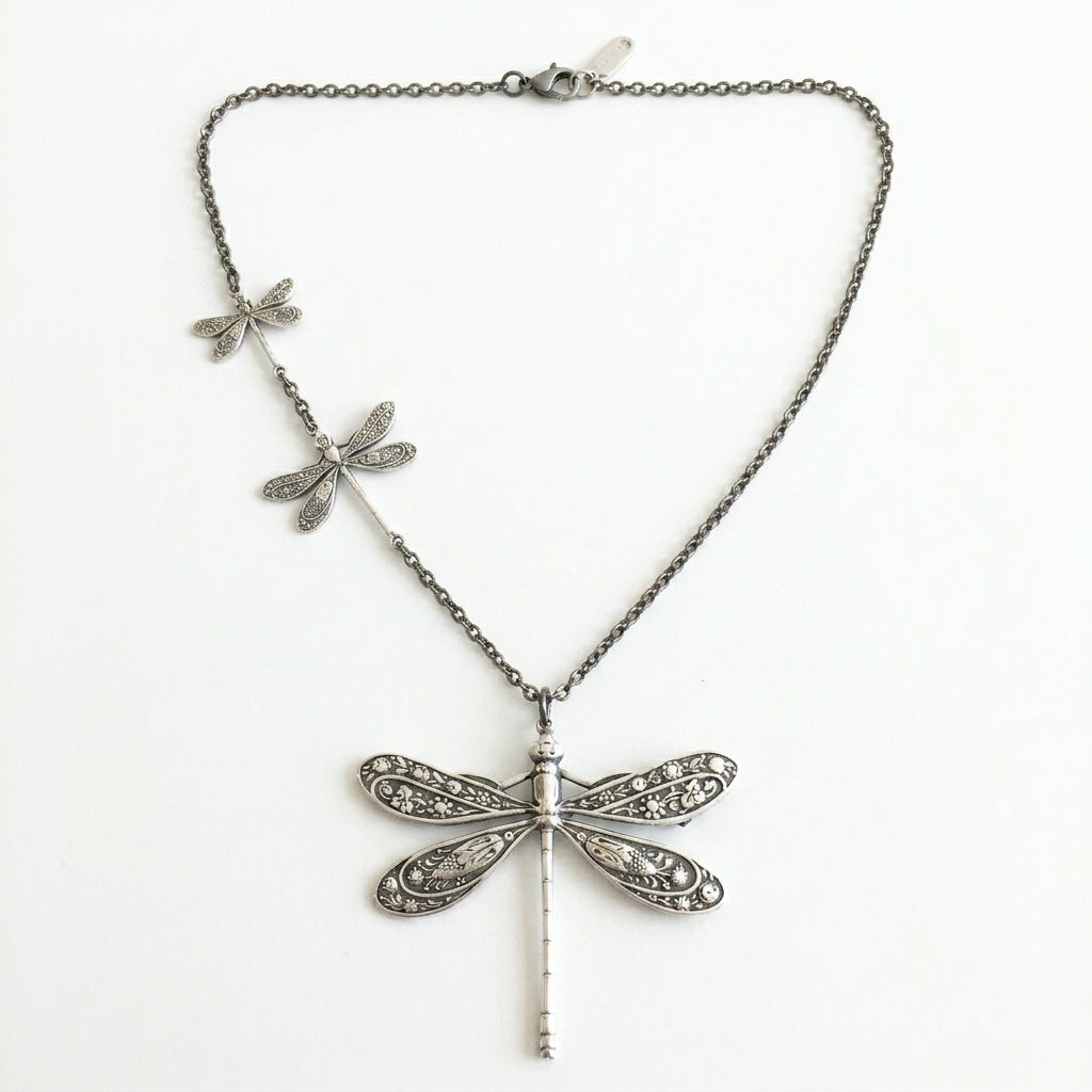 Silver Necklace Clíodhna with Dragonfly Motif