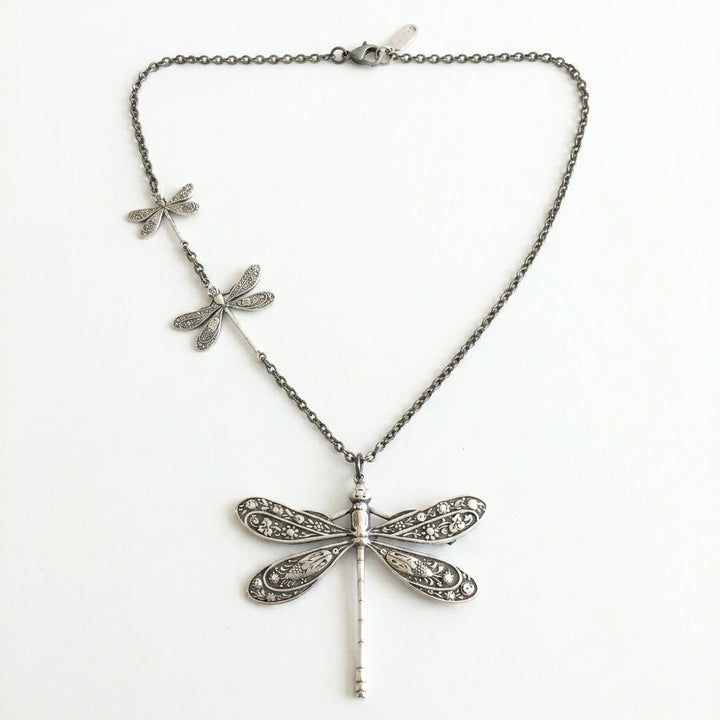 Silver Necklace Clíodhna with Dragonfly Motif