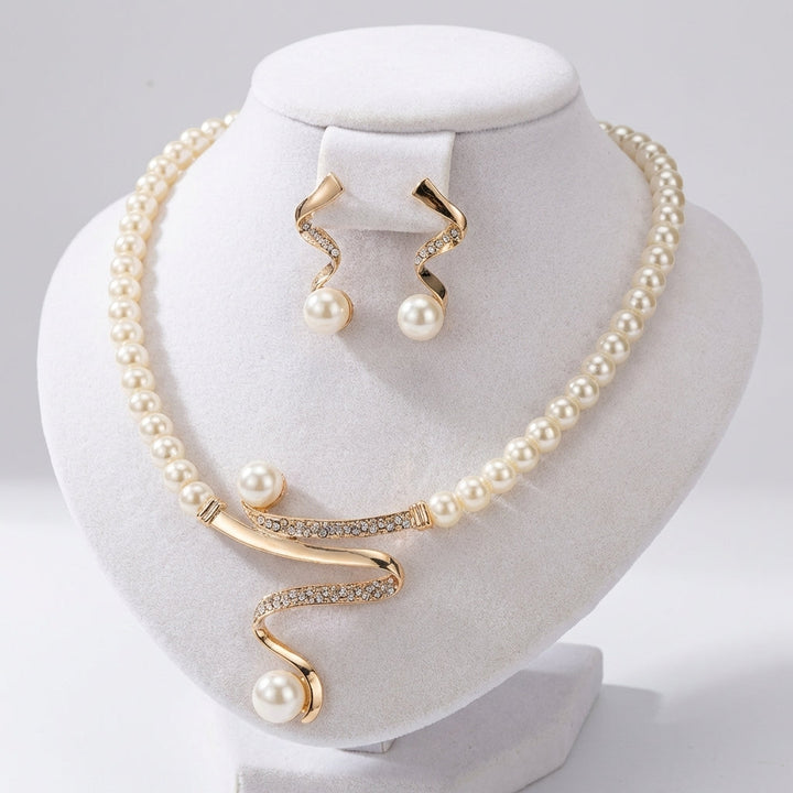 Pearl Gift Set: Necklace and Earrings