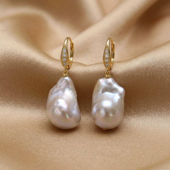 Gold Drop Earrings Kenmare with Baroque Pearl