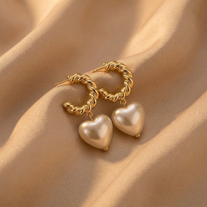 Gold Hoop Earrings Treasa with Heart Pearl
