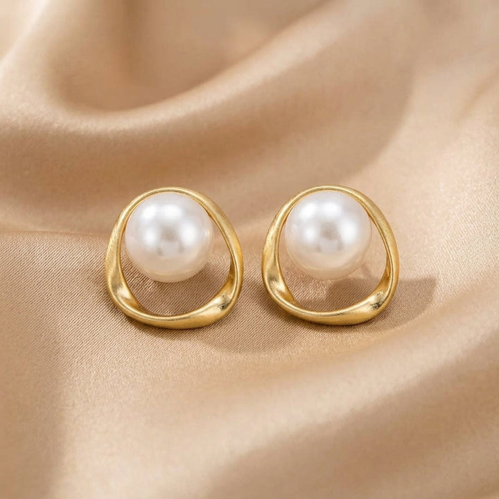 Gold Stud Earrings Killarney with Pearl Halo