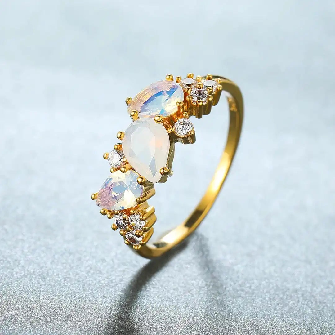 Gold Ring Sinéad with Moonstone
