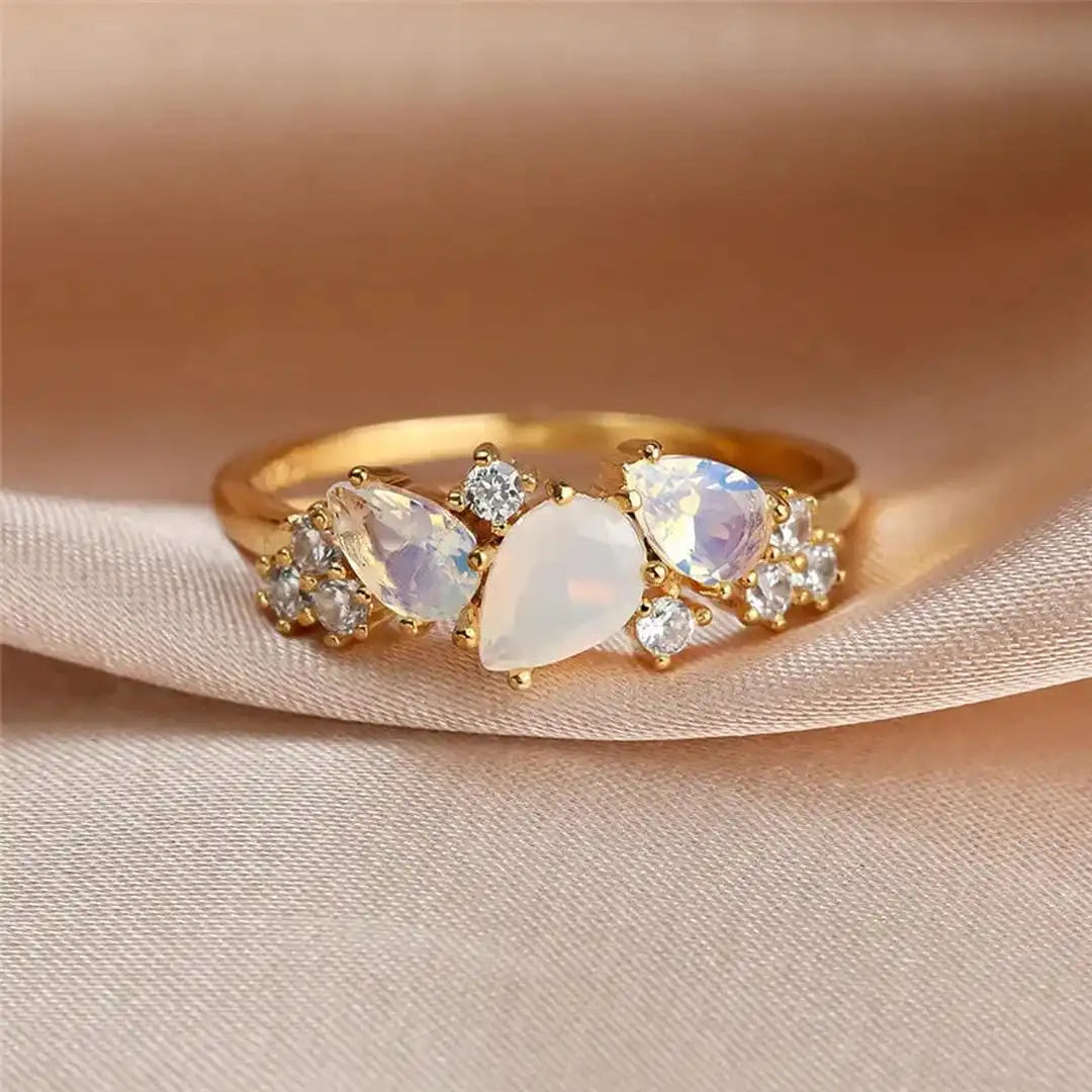 Gold Ring Sinéad with Moonstone