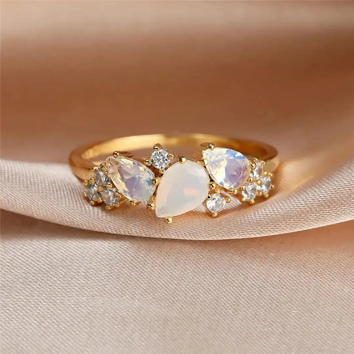 Gold Ring Sinéad with Moonstone