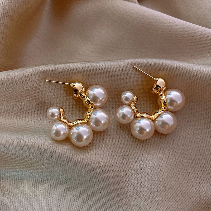 Gold Hoop Earrings Aoibh with Pearl Cluster