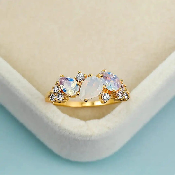 Gold Ring Sinéad with Moonstone