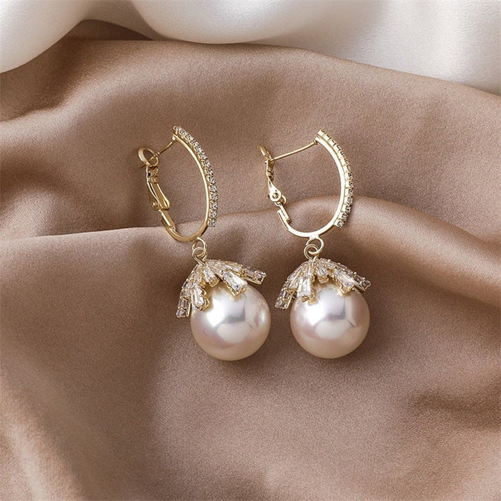 Gold Drop Earrings Eithne with Crystal and Pearl