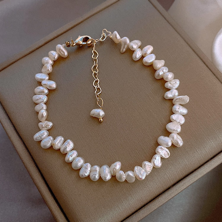Pearl Beaded Necklace Órlaith with Baroque Pearls