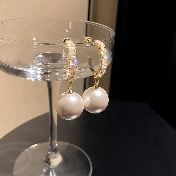 Gold Drop Earrings Aoibh with Grey Pearl